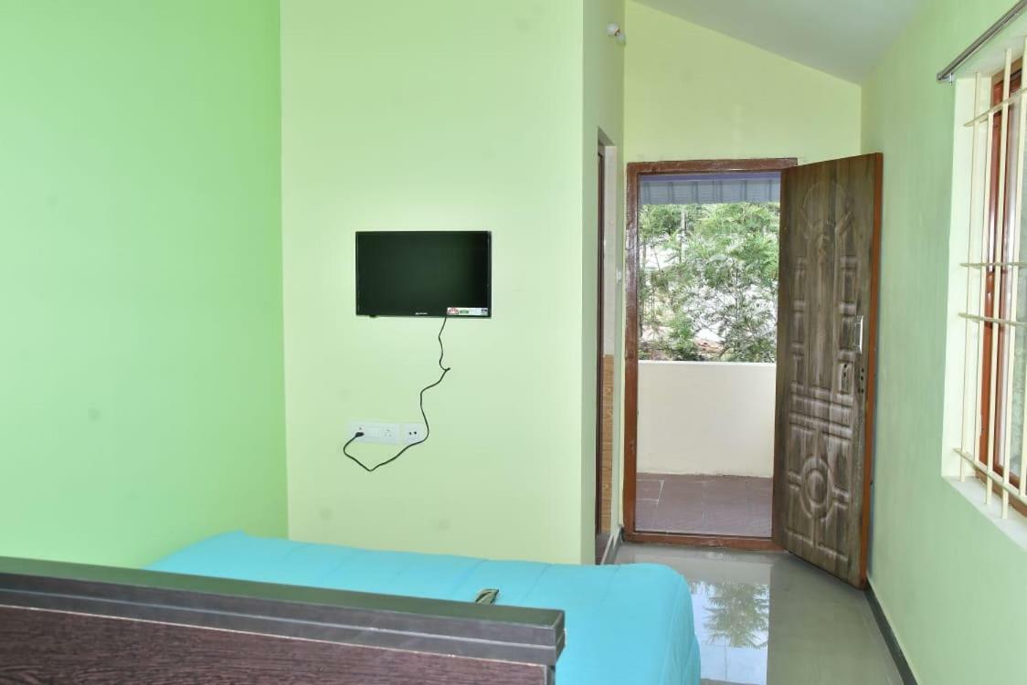 Tom And Jerry Resorts Йеркод Экстерьер фото